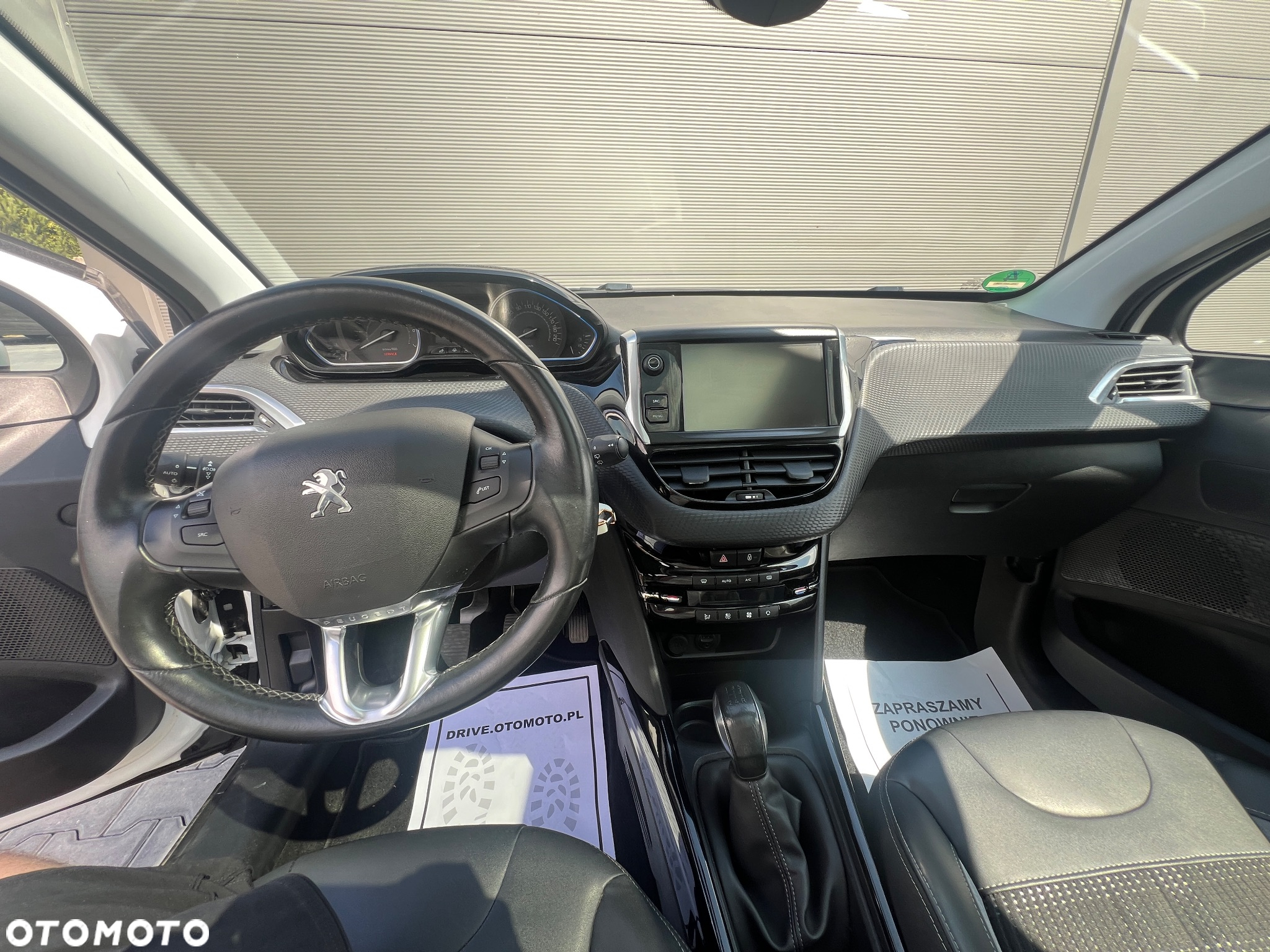 Peugeot 2008 1.2 Pure Tech Allure S&S - 15