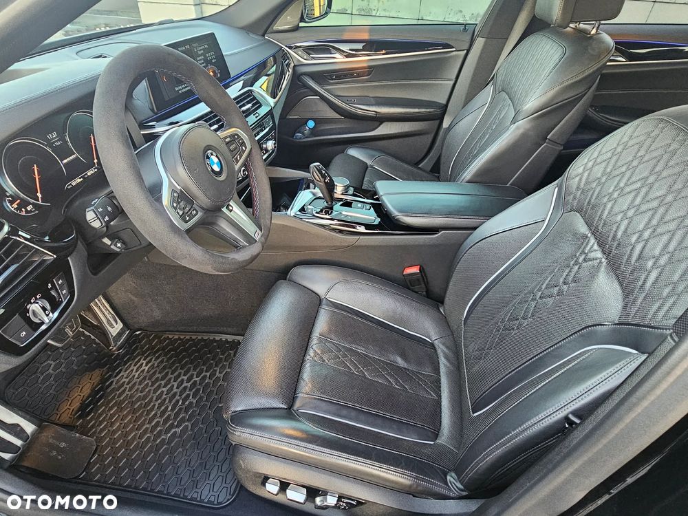 BMW Seria 5 M550i xDrive sport - 17