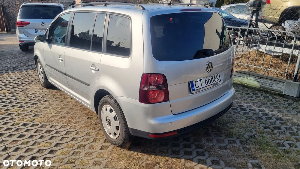 Volkswagen Touran 2.0 TDI Highline - 3