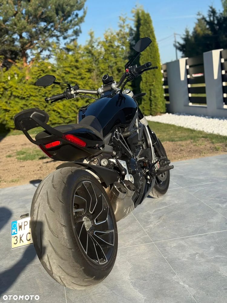 Ducati Diavel - 10