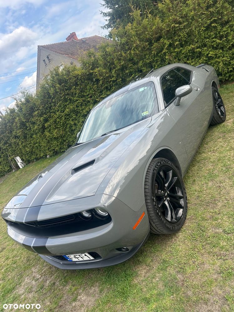 Dodge Challenger - 10