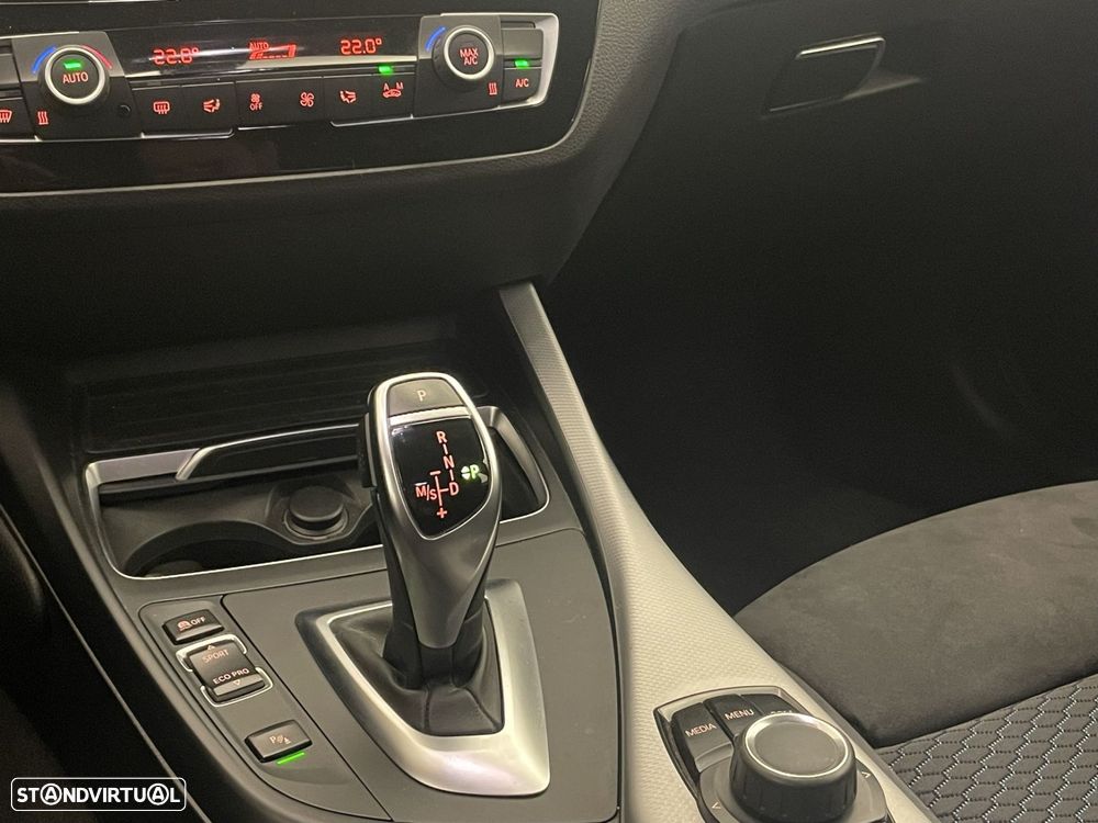 BMW 120 d Pack M Auto - 4