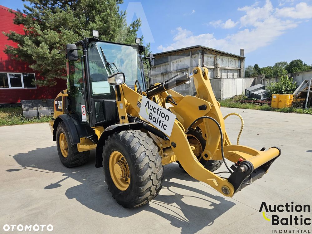 Caterpillar - 7
