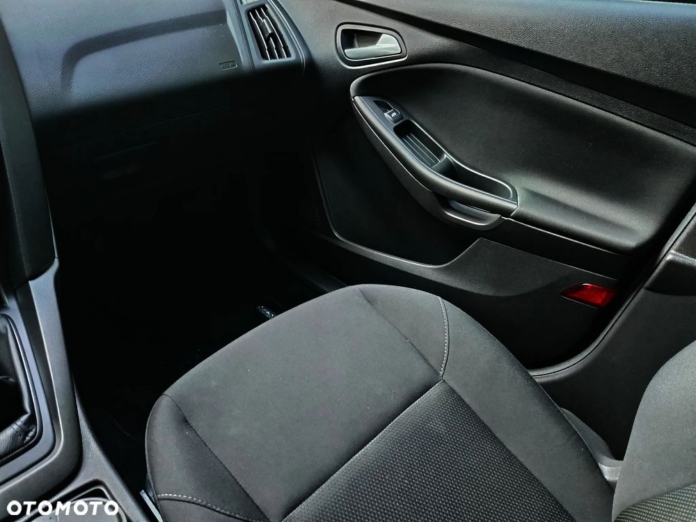 Ford Focus 1.0 EcoBoost STart-Stopp-System TITANIUM - 33