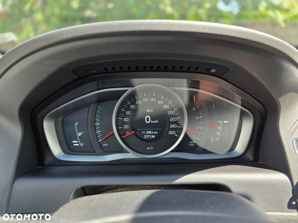 Volvo XC 60 D4 Geartronic Momentum - 16