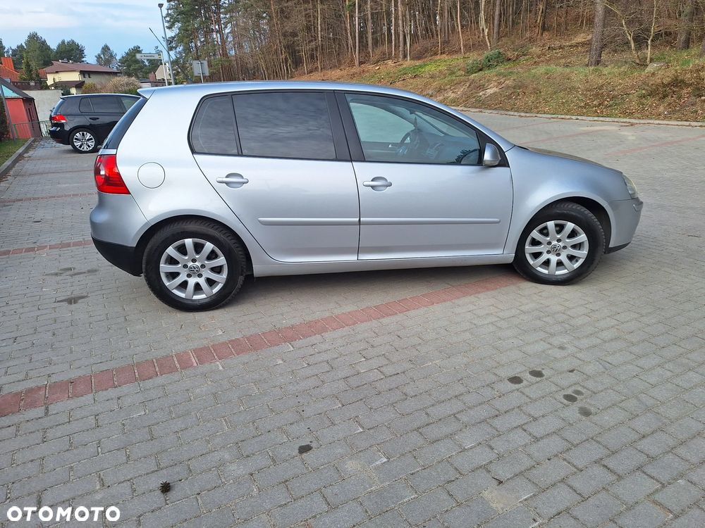 Volkswagen Golf 1.6 FSI Automatik Goal - 4