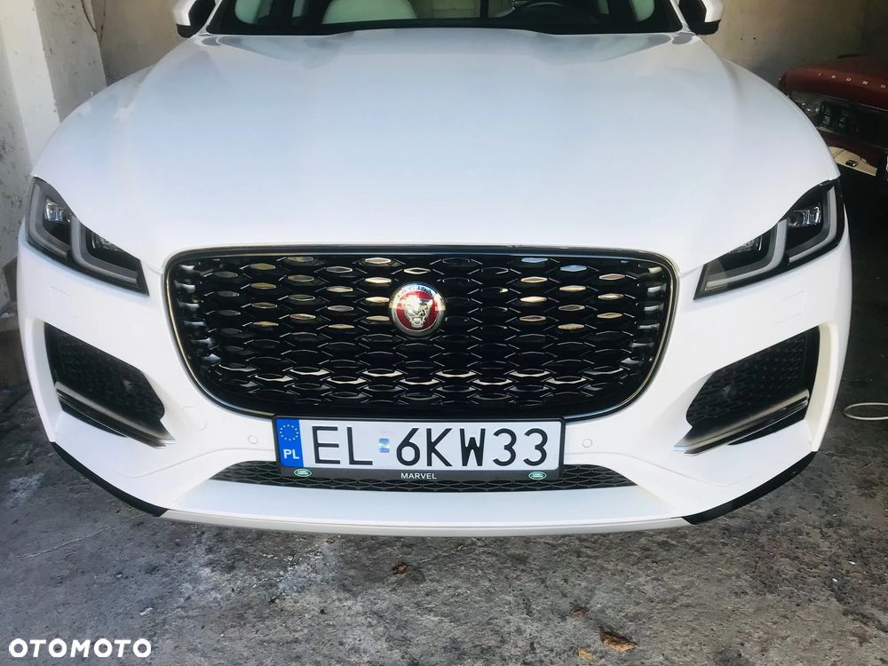 Jaguar F-Pace P250 AWD R-Dynamic HSE - 23