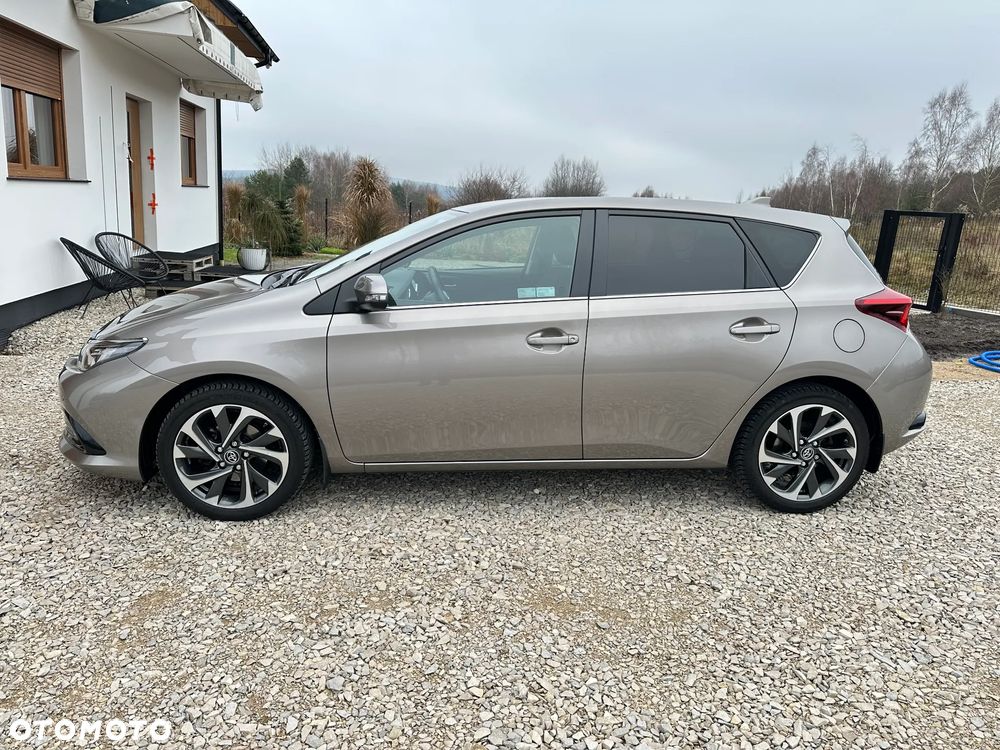 Toyota Auris 1.6 Prestige - 5