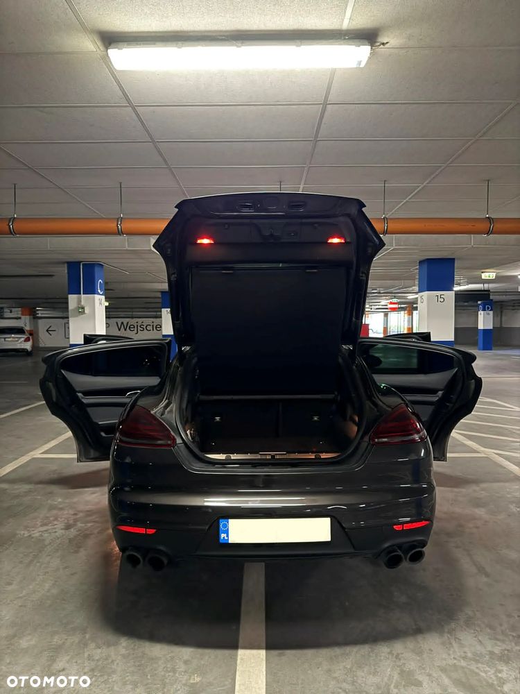 Porsche Panamera - 11