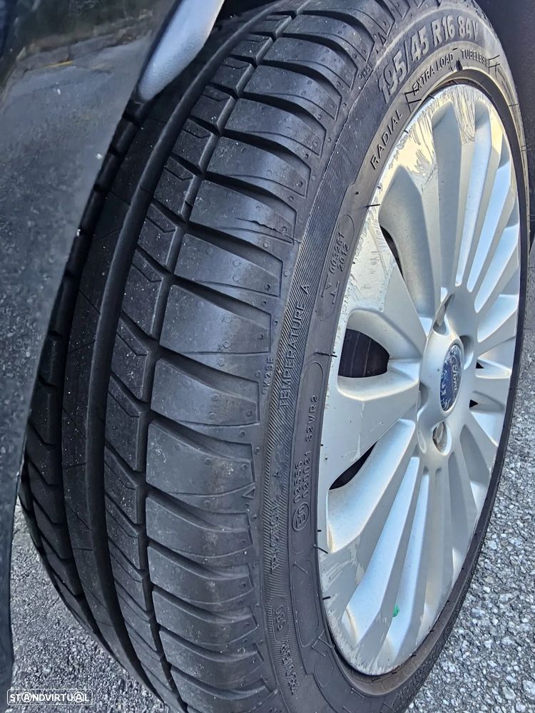 Ford Fiesta 1.25 Titanium - 14