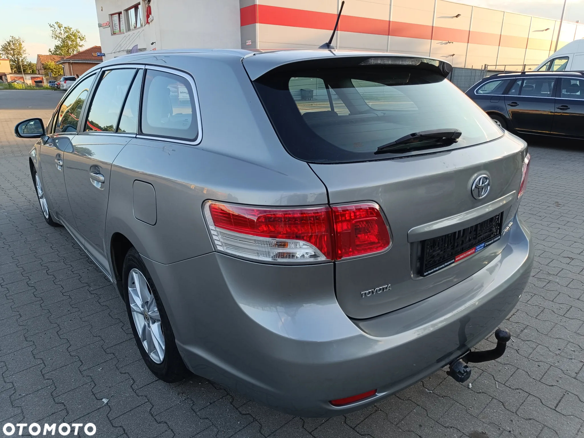 Toyota Avensis 2.0 D-4D Combi Executive - 26