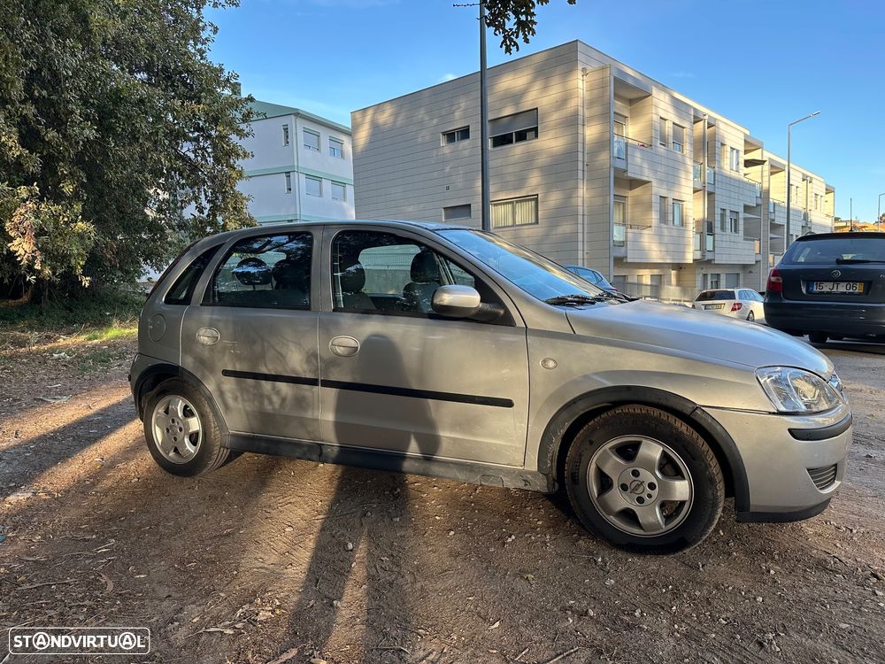 Opel Corsa 1.2 16V Essentia - 8