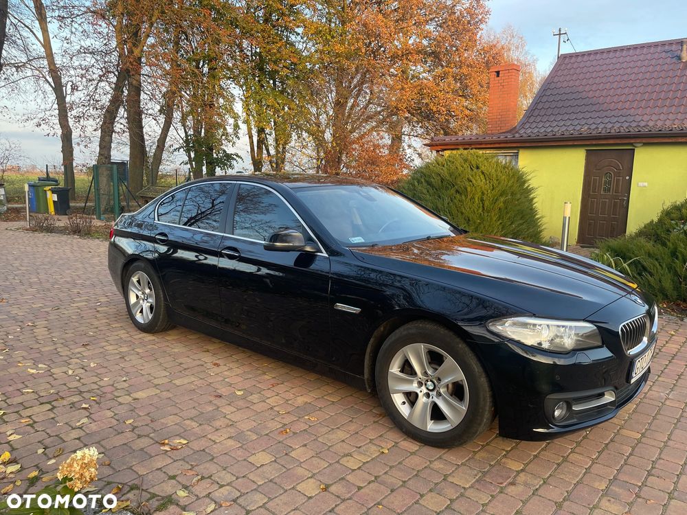 BMW Seria 5 525d xDrive Sport-Aut - 3