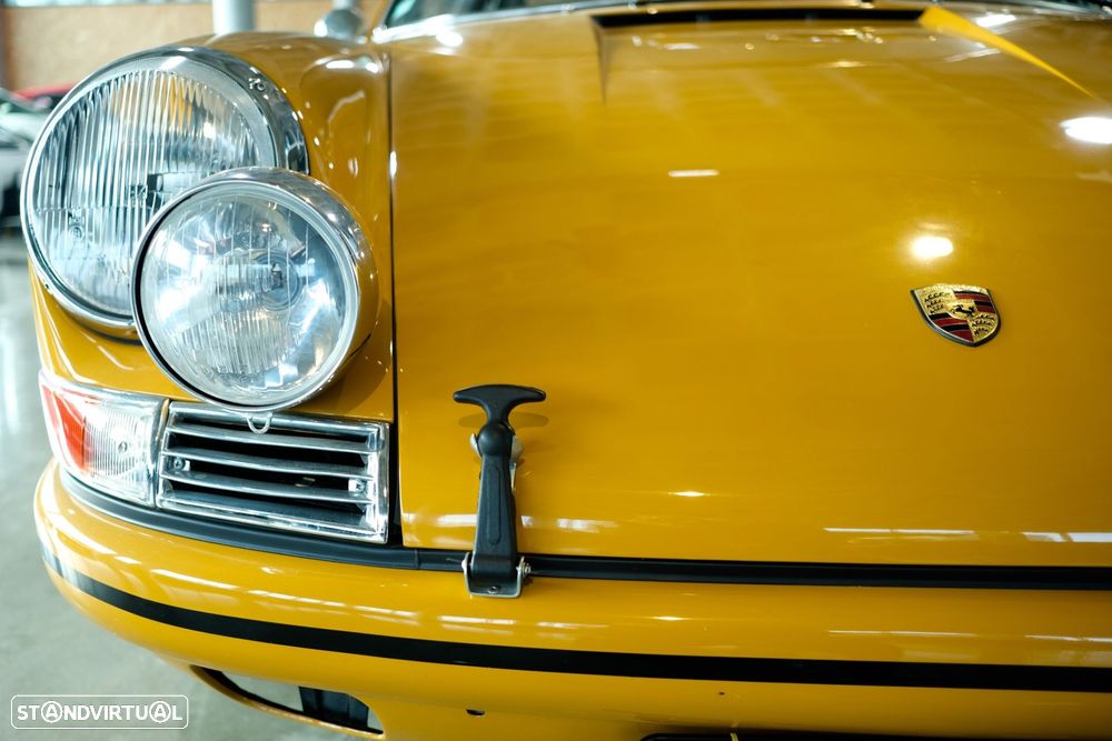 Porsche 911 Série F - 11