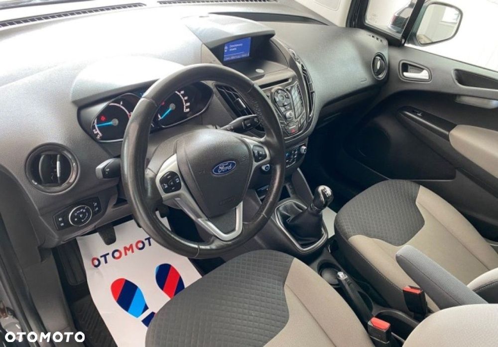 Ford E-Tourneo Courier - 5