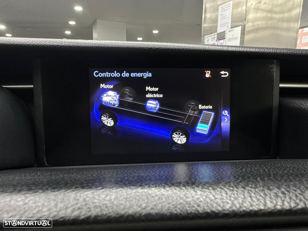 Lexus IS 300H Sport Edition - 21