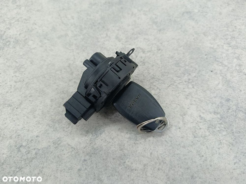 STACYJKA VOLVO V50 30737155 2.0 D - 2