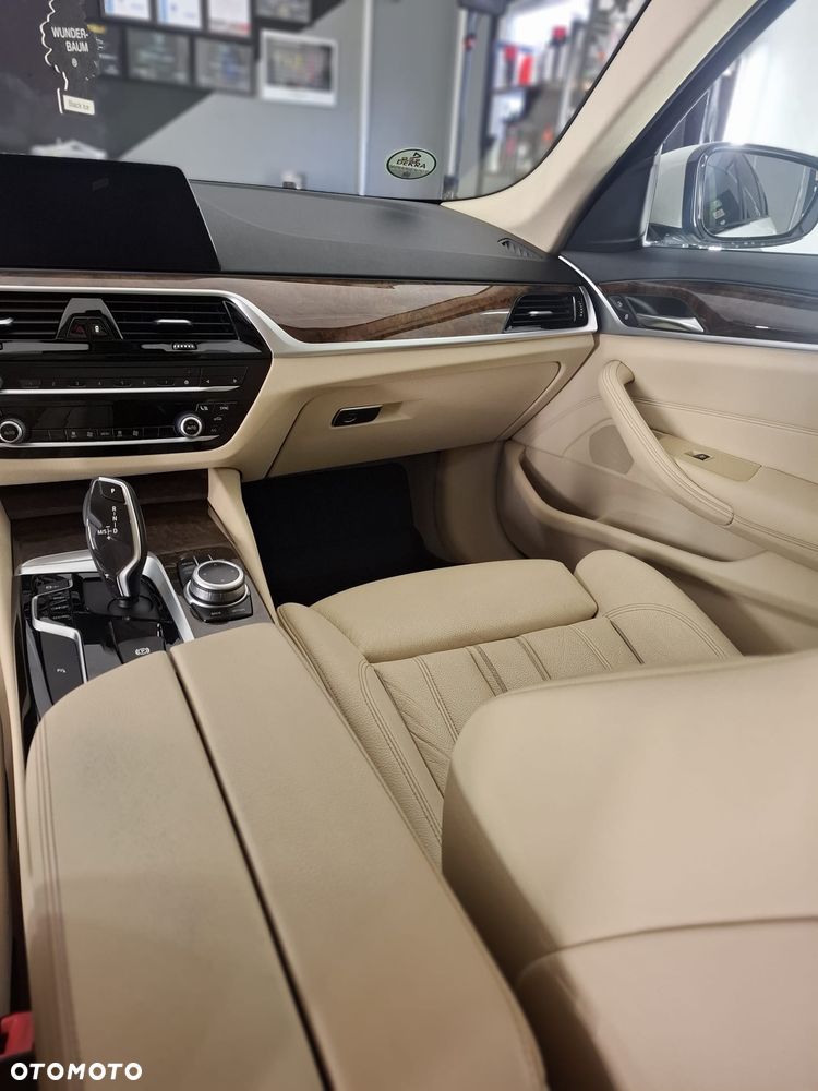 BMW Seria 5 530d xDrive Sport Line sport - 13