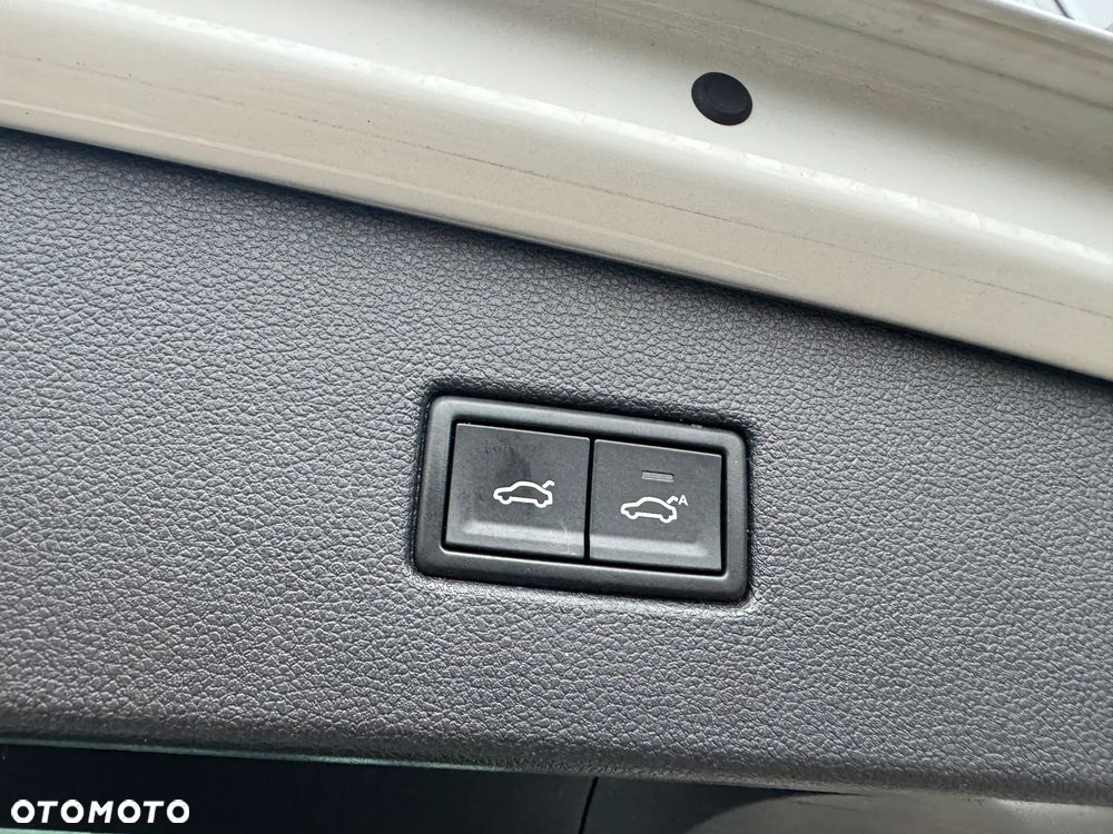 Volkswagen Tiguan - 12