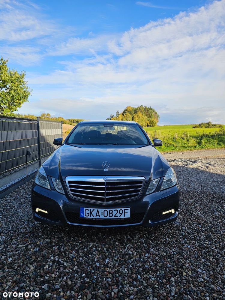 Mercedes-Benz E-Class 2010 photo 2