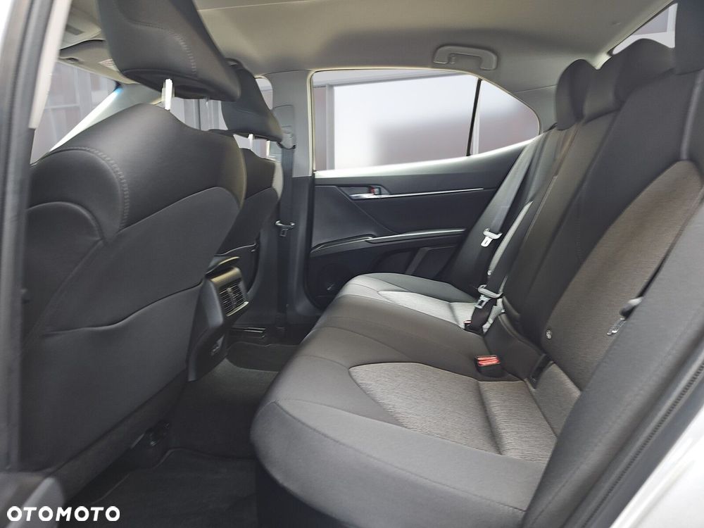 Toyota Camry 2.5 Hybrid Comfort CVT - 21