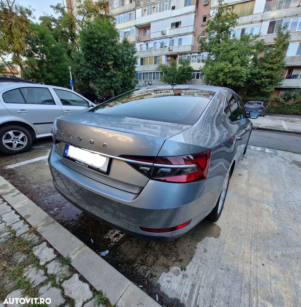 Skoda Superb 2.0 TDI DSG Ambition - 9