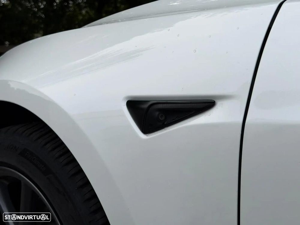 Tesla Model 3 Standard Range Plus RWD — fotografia 8