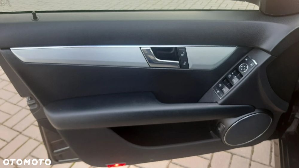 Mercedes-Benz Klasa C 200 T Kompressor Avantgarde - 34