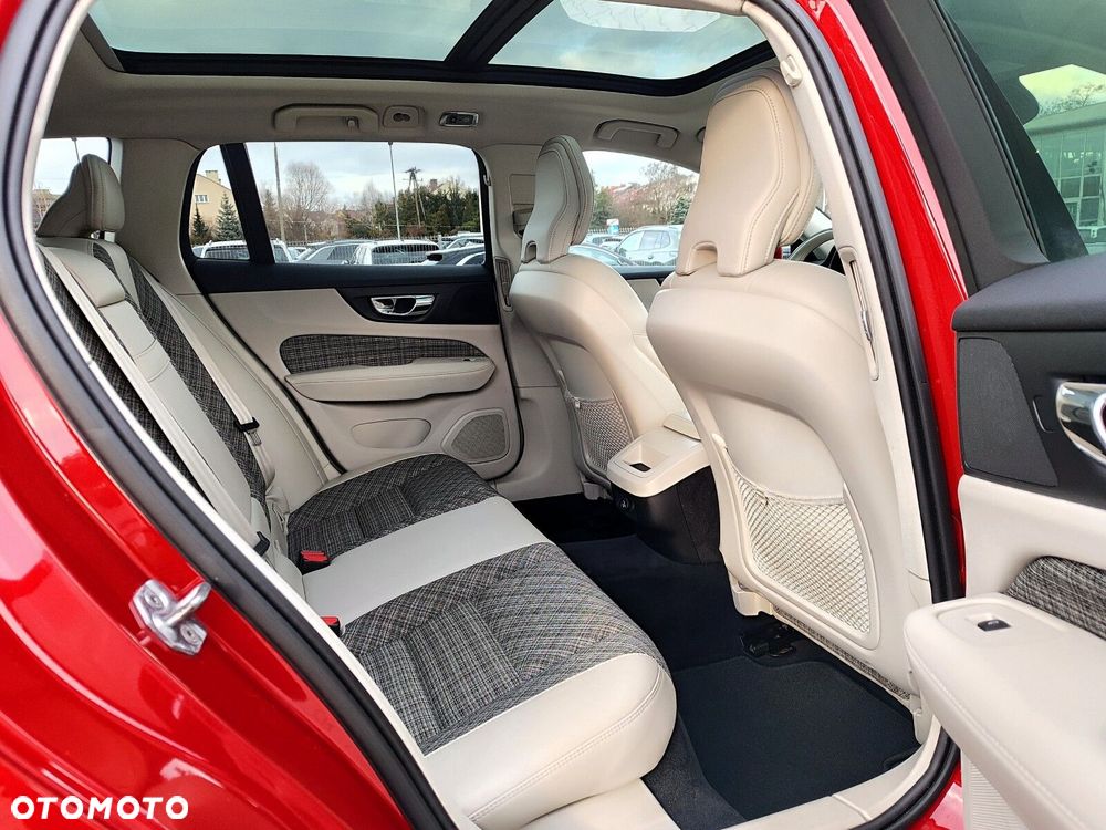 Volvo V60 Cross Country Pro D4 AWD - 16