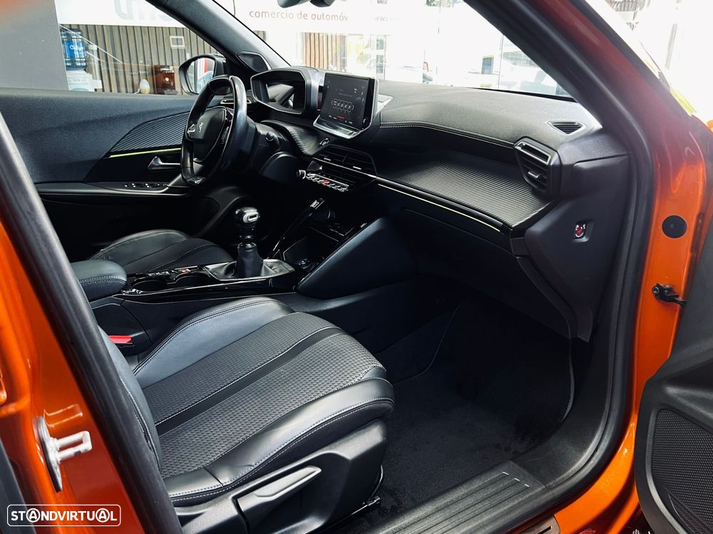 Peugeot 2008 1.2 PureTech GT Line - 15