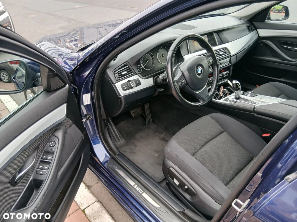 BMW Seria 5 528i xDrive - 19