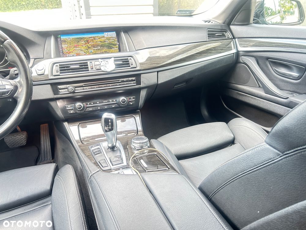 BMW Seria 5 520d xDrive Luxury Line - 13