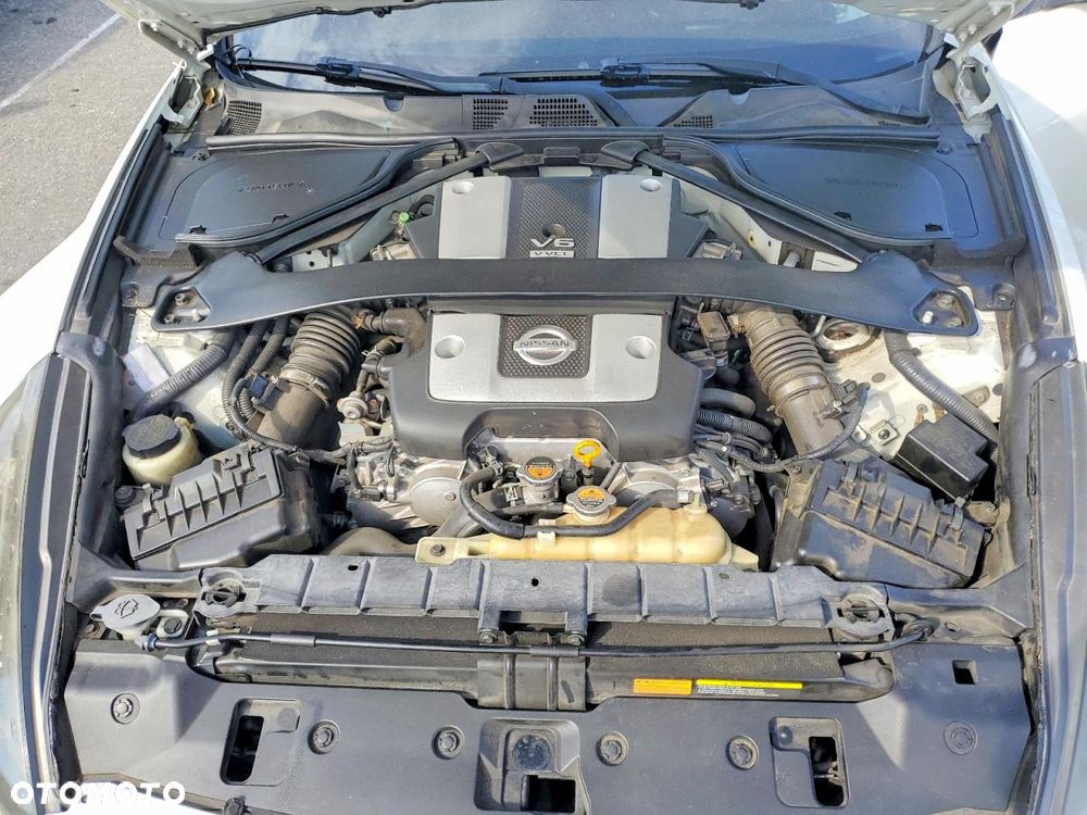 Nissan 370 Z - 12