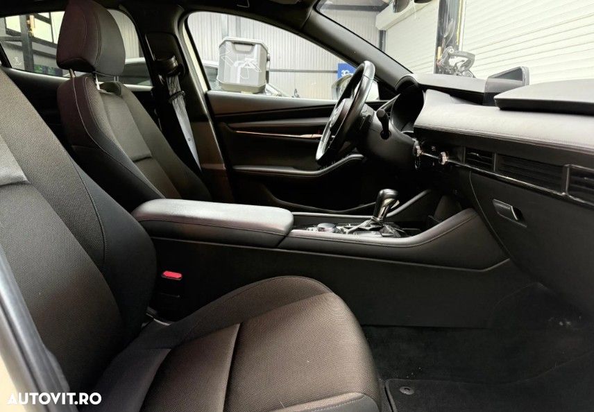 Mazda 3 G122 AT Plus - 10