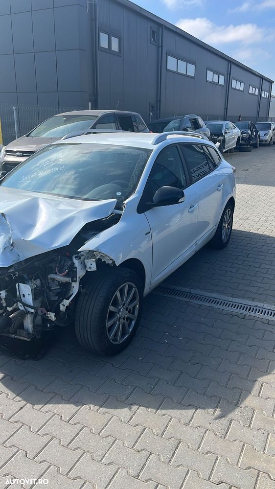 Dezmembram Renault Megane 3 1.5 din 2015 - 3