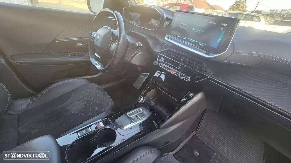 Peugeot e-2008 GT Pack - 25