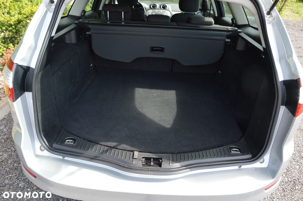 Ford Mondeo - 32