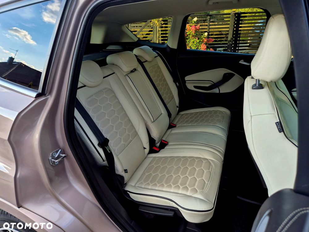 Ford Kuga 2.0 TDCi 4x4 Vignale - 24