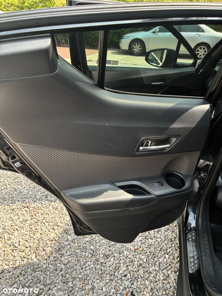 Toyota C-HR 2.0 Hybrid Executive - 17