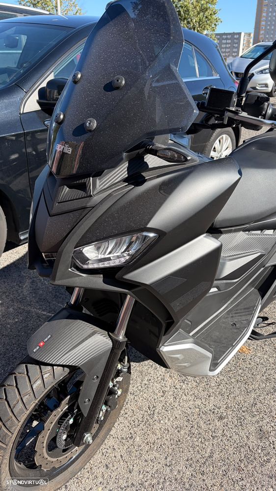 Aprilia SR SR GT - 1