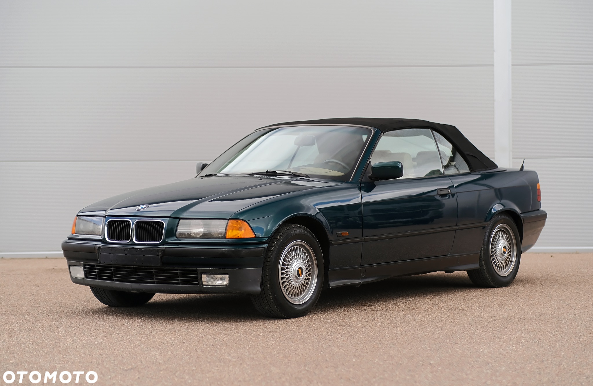 BMW Seria 3 325i - 12