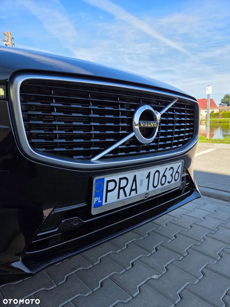 Volvo XC 60 D4 AWD R-Design - 3