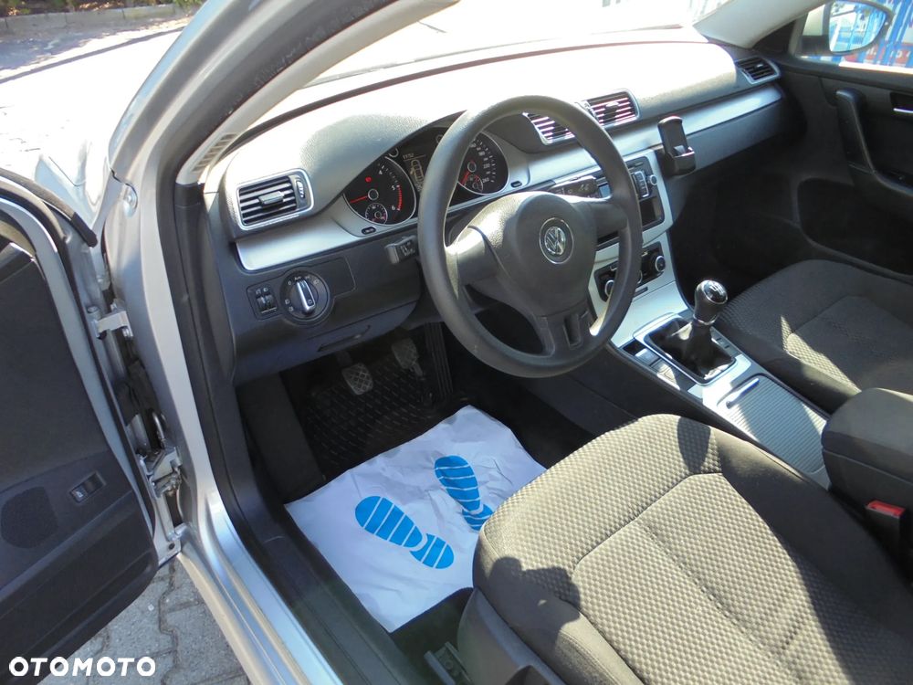 Volkswagen Passat 2.0 TDI Comfortline - 5