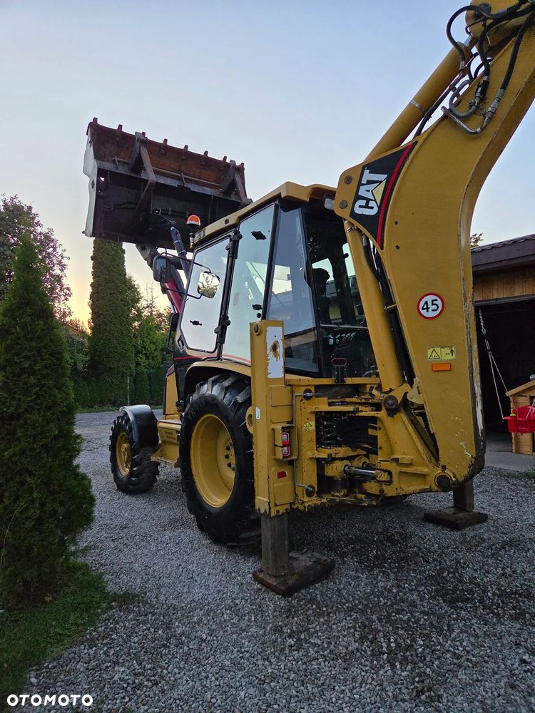 Caterpillar CAT 432D - 4