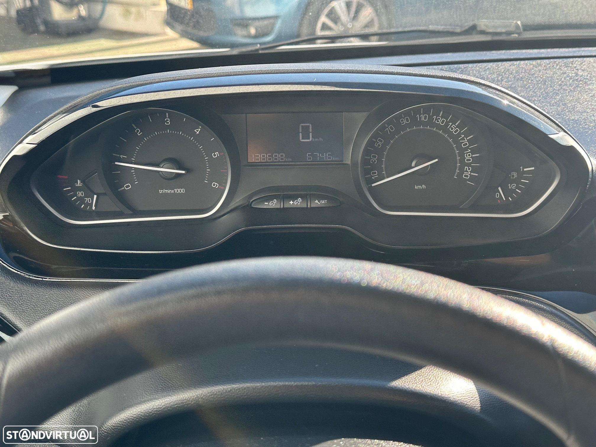 Peugeot 208 Van 1.6 BlueHdi Pack - 8