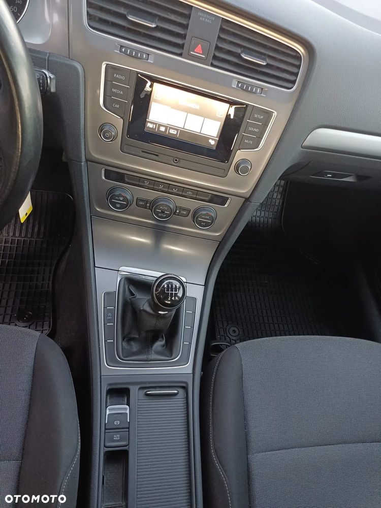 Volkswagen Golf 1.2 TSI BMT Trendline Perfectline - 8
