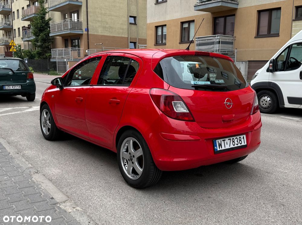 Opel Corsa 1.4 16V Cosmo - 5
