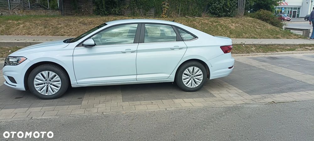 Volkswagen Jetta - 3