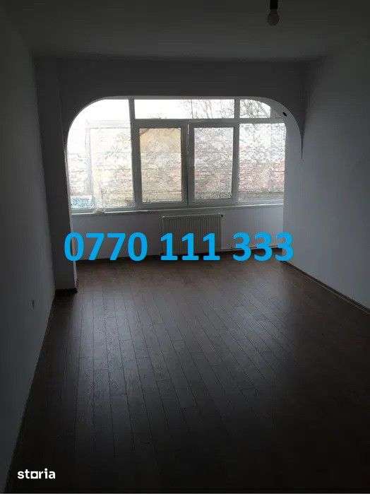 Apartament 3 camere zona Calarasilor, etaj intermediar, balcon 12mp — fotografia 1