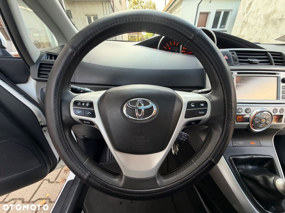 Toyota Corolla Verso 2.0 D-4D Prestige 7os - 25